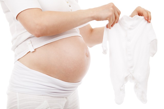 Comment préparer le trousseau de bébé avant l’accouchement ?