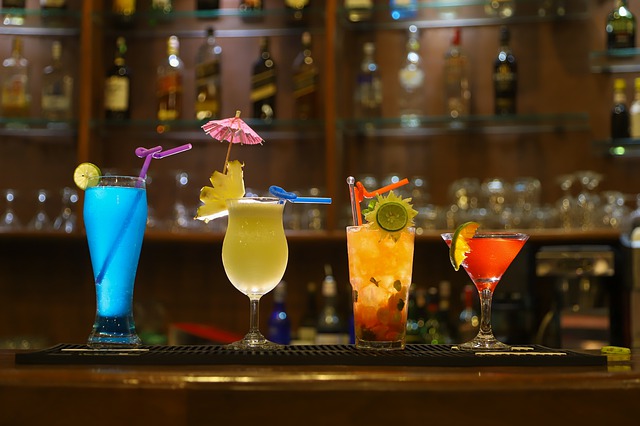 Soirée d’entreprise : 6 raisons de choisir un bar à cocktail