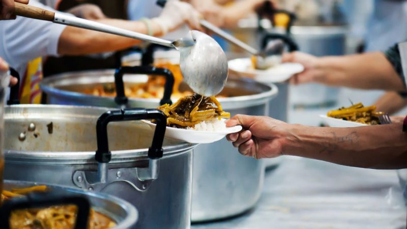 Cuisiner pour la foule : Options de matériel de cuisine en grande quantité