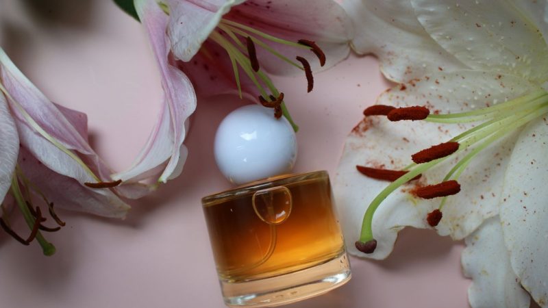 Fragrance sans alcool : la tendance pour les peaux sensibles